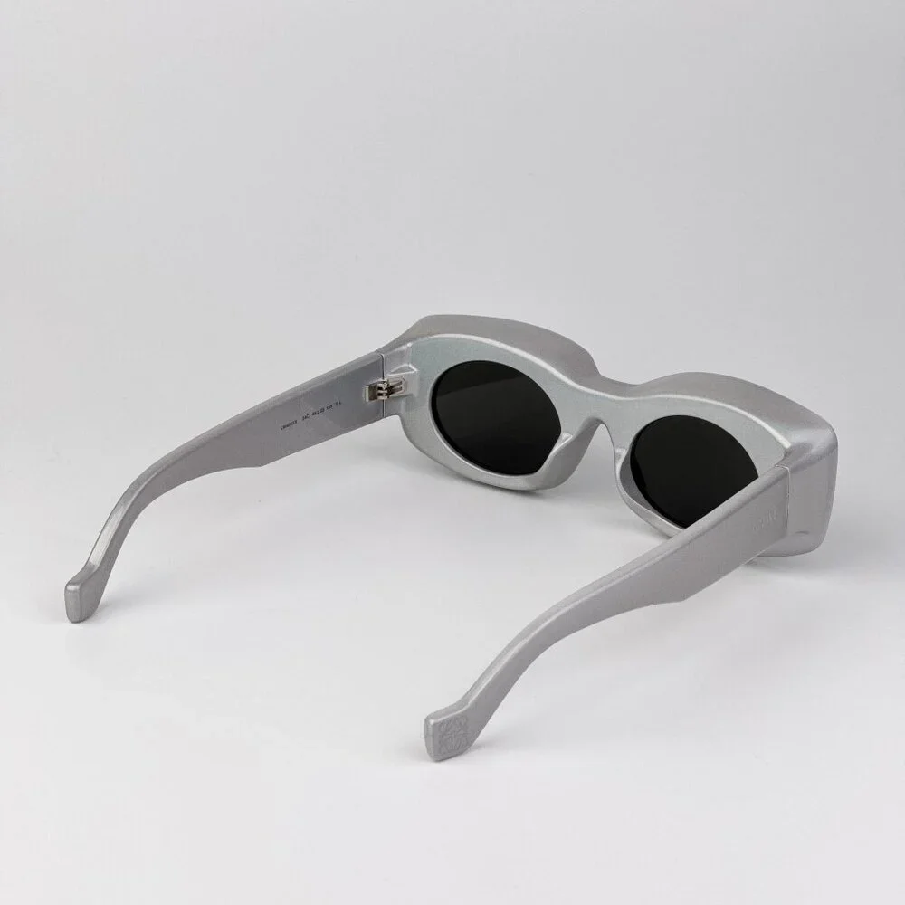 Loewe Paula’s Ibiza LW40033I Sunglasses – Sparkle Metallic Grey | Model LW40033I